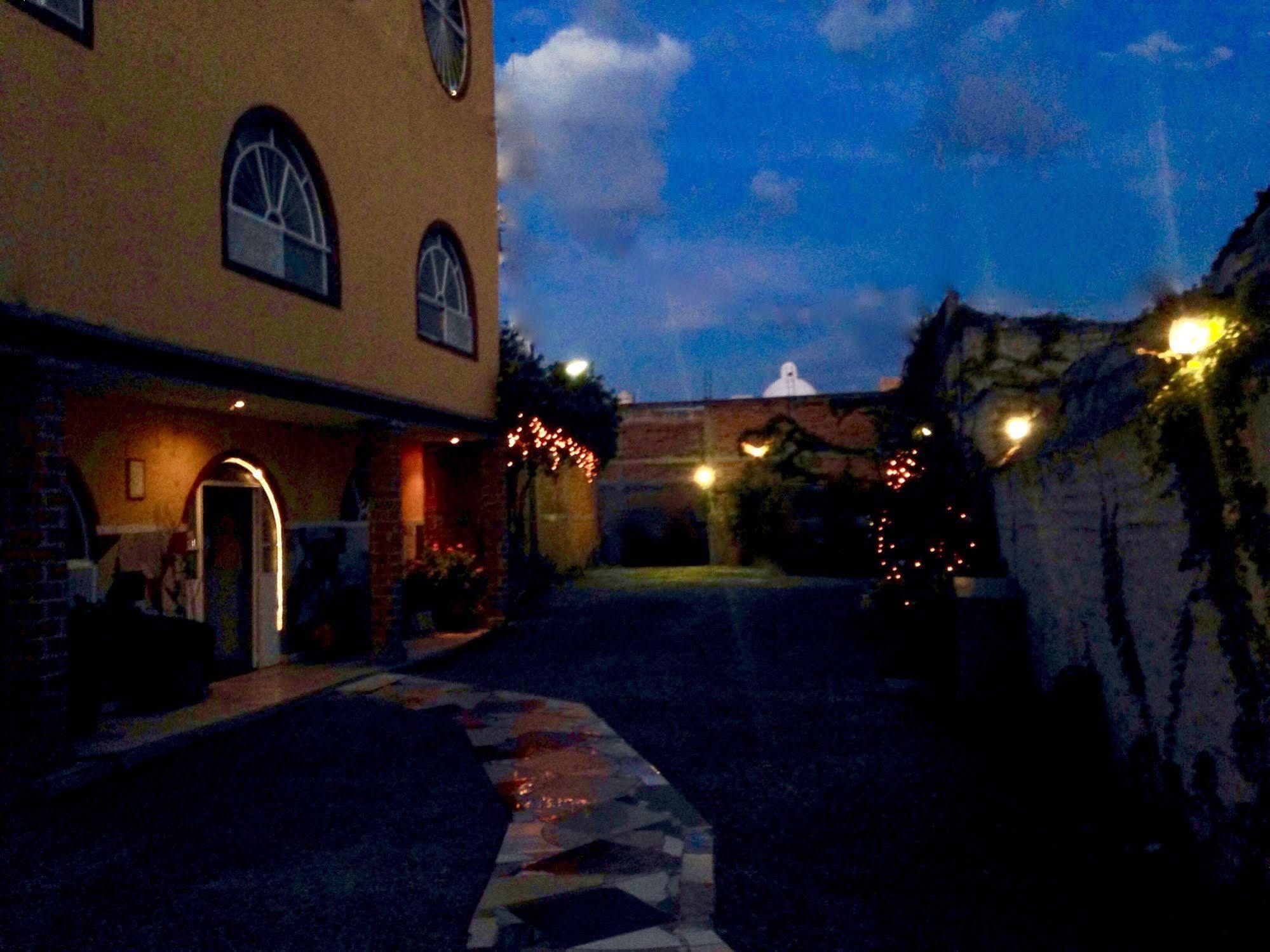 Hotel Mi Pueblito Tonala  Exterior photo