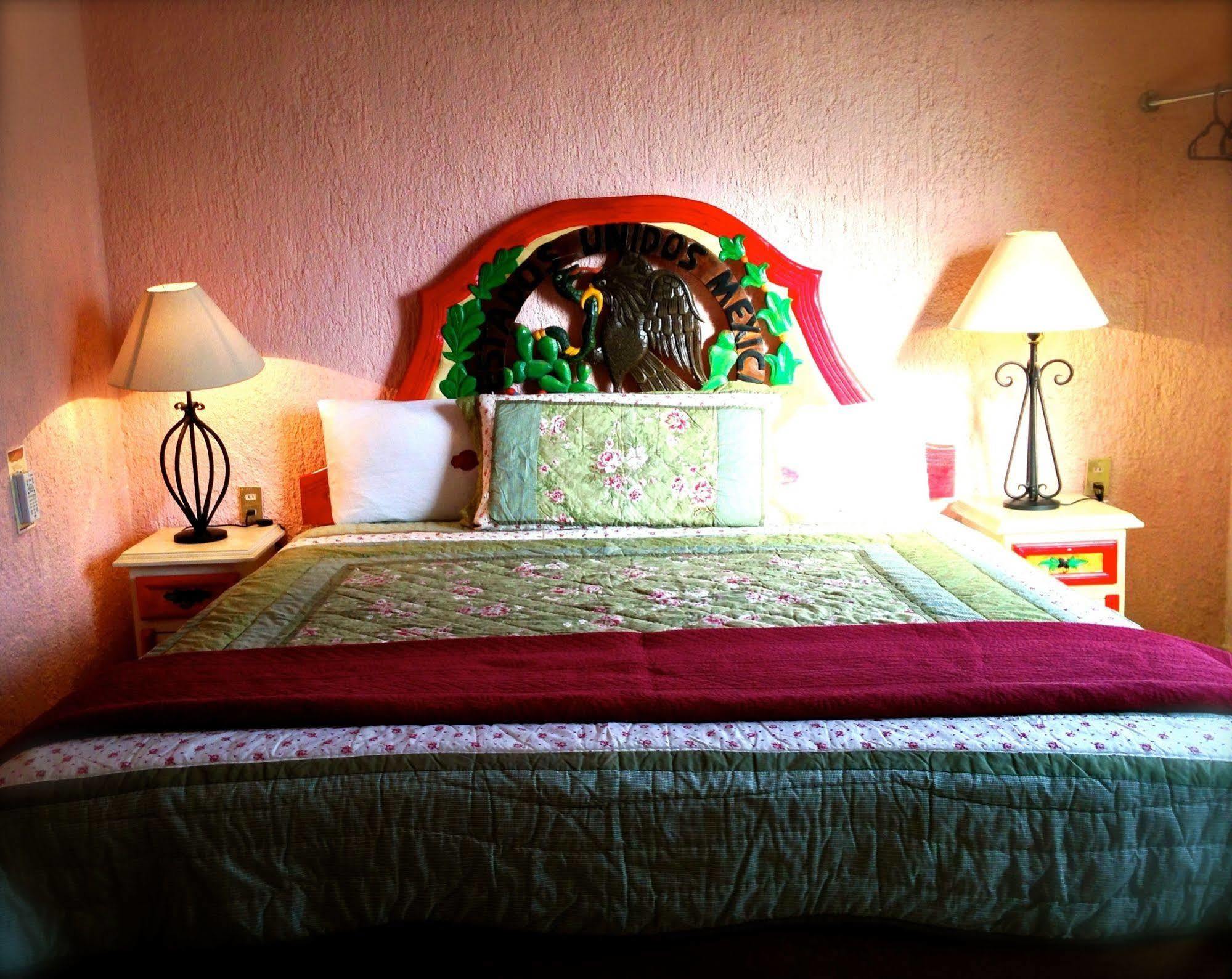 Hotel Mi Pueblito Tonala  Exterior photo
